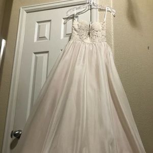 Essence of Australia Wedding Gown